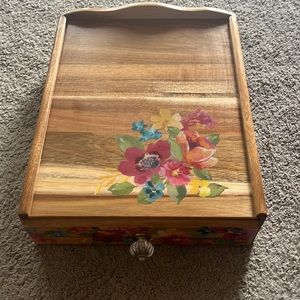 Pioneer Woman Keurig stand and K-cup Holder